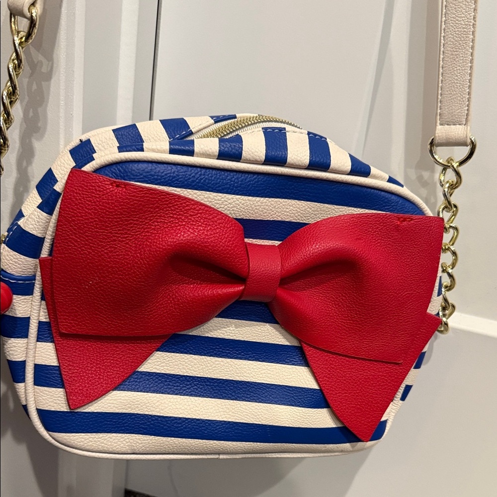 Betsey Johnson Striped Navy & White Crossbody Bag with Red Bow Accent purse - Picture 3 of 9